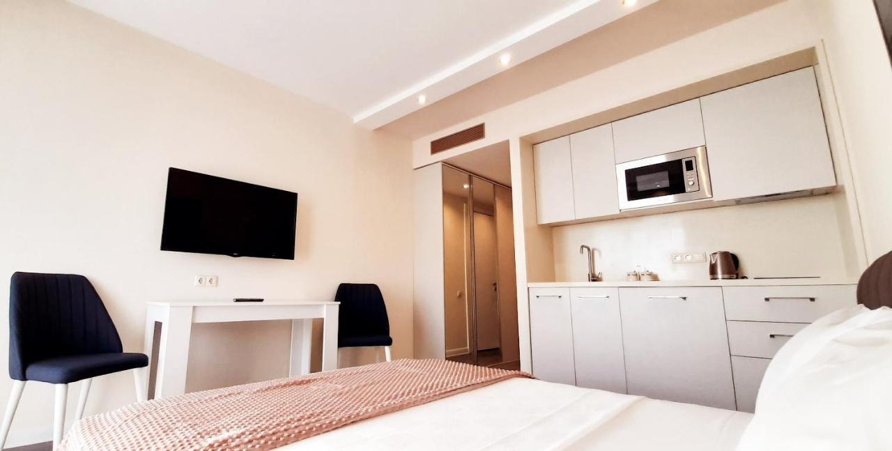 Alliance Palace Sea View Apartment Батуми Екстериор снимка