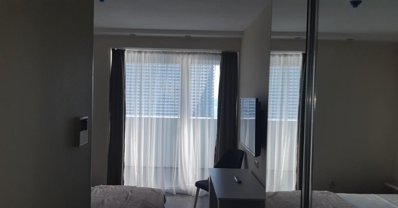 Alliance Palace Sea View Apartment Батуми Екстериор снимка