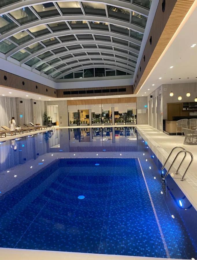 Alliance Palace Sea View Apartment Батуми Екстериор снимка